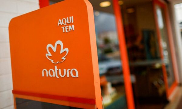 Controladores da Natura (NATU3) pedem dispensa de OPA em acordo de inv