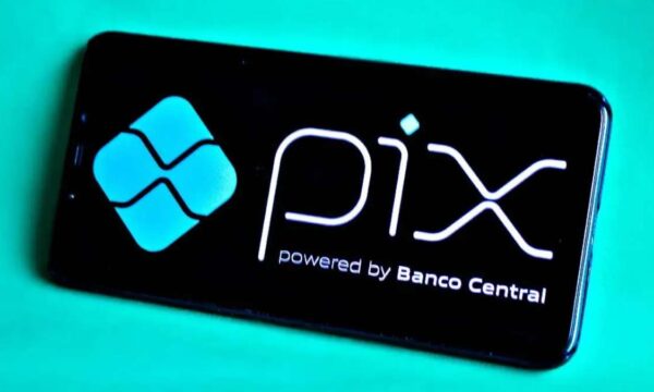 Motorista que devolveu R$ 131 milhões ao banco depois de receber dinhe