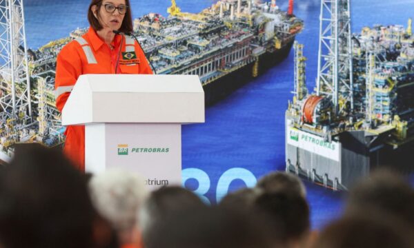 Petrobras (PETR4) vê potencial para exportar gás liquefeito do pré-sal, diz CEO