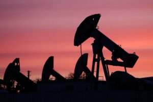 Após forte queda, Petróleo volta a subir nesta terça-feira com negocia
