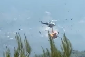 Helicópteros colidem no ar durante combate a incêndio na Grécia; assis
