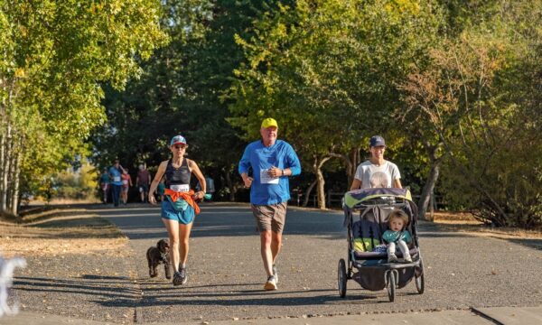 Por que correr com carrinho de bebê pode reduzir o risco de lesões?
