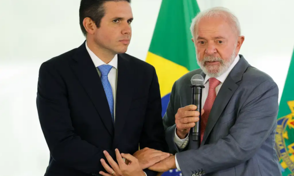 Motta pauta MP do fim da Taxa das Blusinhas para votação no plenário da Câmara