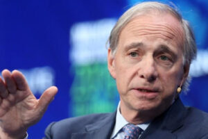 ‘Compre bitcoin e ouro’: Ray Dalio aponta o que fazer em meio à crise