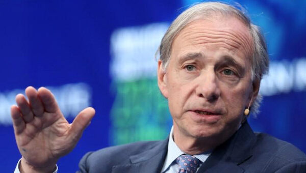 ‘Compre bitcoin e ouro’: Ray Dalio aponta o que fazer em meio à crise