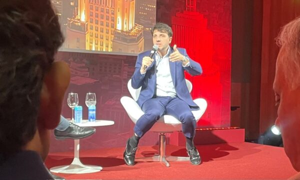 ‘Vários de vocês vão votar nele, um negócio horroroso’, diz Renan Sant