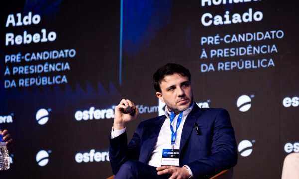 Missão lança Renan Santos à Presidência em congresso; ingressos chegam a R$ 7 mil