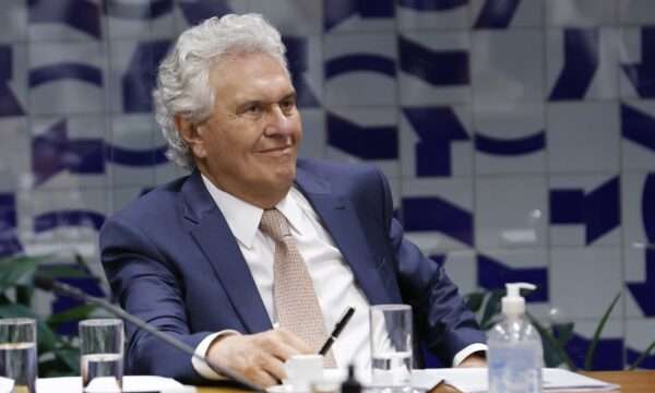 O dilema de Caiado: como disputar votos da direita sem romper com o bolsonarismo
