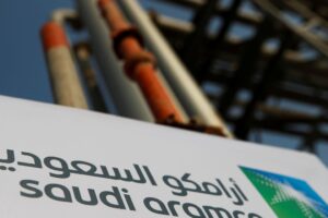 Arábia Saudita retoma carregamentos e vendas de petróleo a partir do E