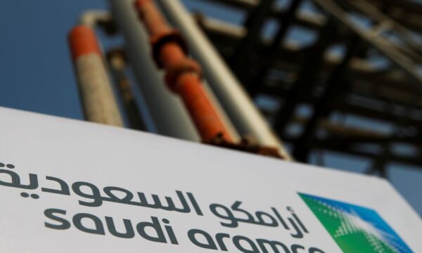 Arábia Saudita retoma carregamentos e vendas de petróleo a partir do E