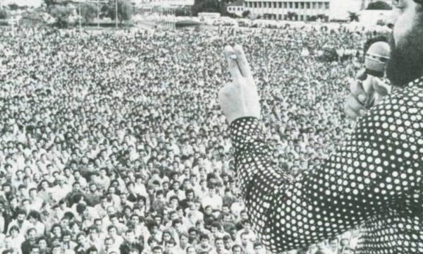 Lula começa campanha onde iniciou trajetória política e vê queda em vantagem sobre Flávio
