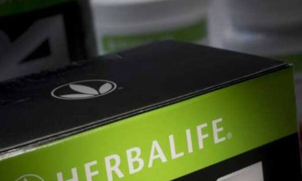 Ação da Herbalife desaba 13% após CEO anunciar saída do cargo