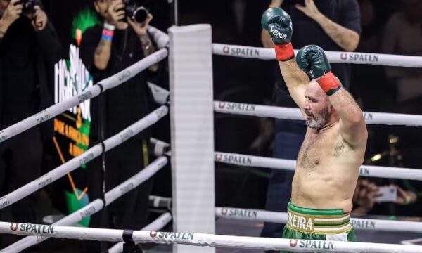 Glover Teixeira vence Shogun por decisão unânime no Spaten Fight Night 3