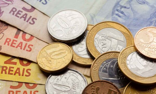 Governo prevê superávit primário de R$18,6 bi para 2027 em projeto orç
