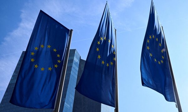 Guerra no Irã derruba confiança e consumo na Europa, afirma BCE