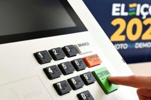 ‘Confirma’ e ‘confira’ seu voto; o que é fake e o que real na urna ele