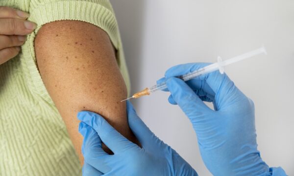 Além da pele: estudo aponta novo benefício da vacina contra herpes-zós