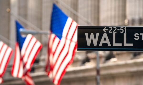 Wall Street salta com expectativa de um acordo ‘próximo’ entre EUA e Irã; S&P 500 bate recorde