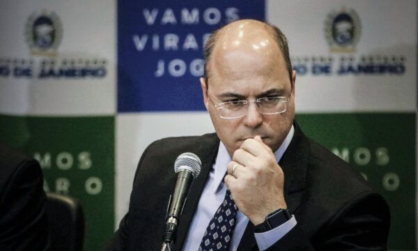Após lançar pré-candidatura, Witzel recua e anuncia apoio a Garotinho