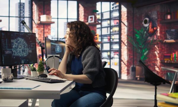 Quem sabe usar inteligência artificial ganha mais como freelancer? Os