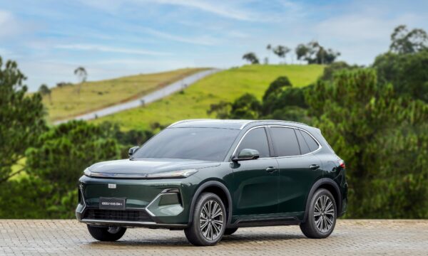 Como anda o EX5 EM-i, primeiro Geely nacional