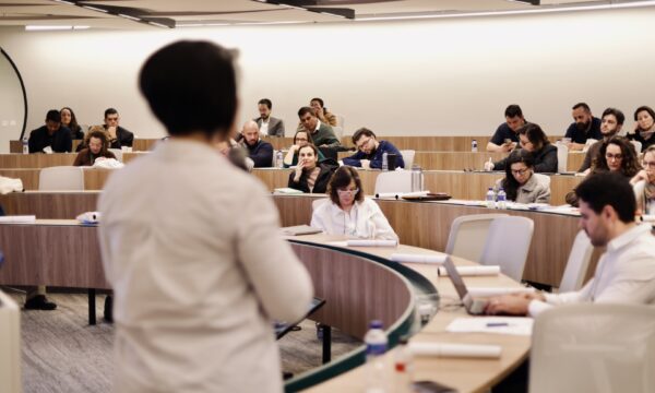 ‘Não sou de exatas’: a crença que um pesquisador de Stanford quer tirar das escolas brasileiras