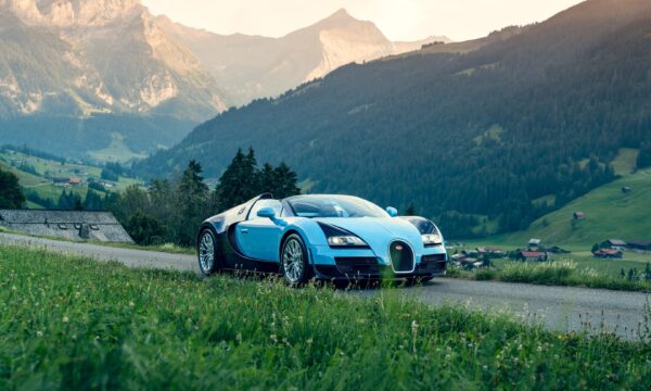 Bugatti Veyron é arrematado em leilão suíço pelo recorde R$ 28 milhões