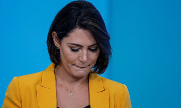 Michelle Bolsonaro é internada em hospital no DF com enxaqueca