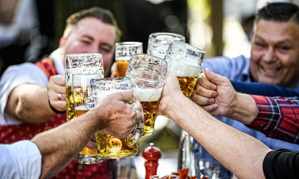 Oktoberfest de SP termina neste fim de semana; veja shows, horários e