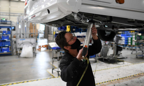 Crescimento da indústria na zona do euro atinge máxima em mais de quat