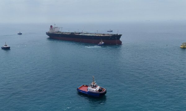 Petróleo brent cai pela 5ª sessão seguida, abaixo de US$ 100, com negociações EUA-Irã