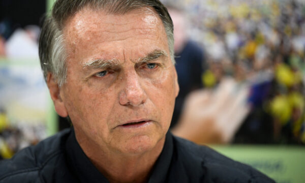 Em 2022, Jair Bolsonaro aumentou em 50% e ampliou beneficiários do ‘Bolsa Família’ a 100 dias do 1° turno