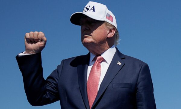 Trump promete dar US$ 5 mil a cada adulto se republicanos mantiverem maioria no Congresso