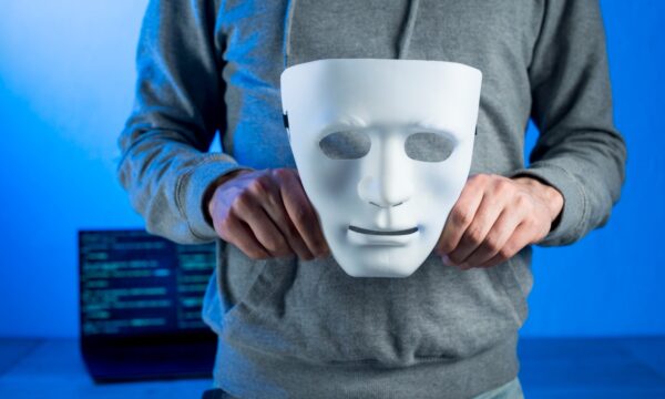 Deepfakes disparam 308% e exigem atenção: como reconhecer um vídeo falso nas eleições