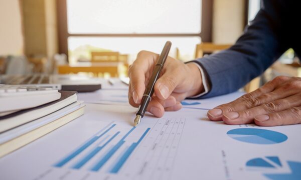 Empresa no vermelho? Veja como a inteligência artificial pode cortar custos sem reduzir equipes