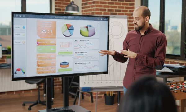 Precisa montar uma apresentação? Esta IA cria os slides a partir de um simples comando