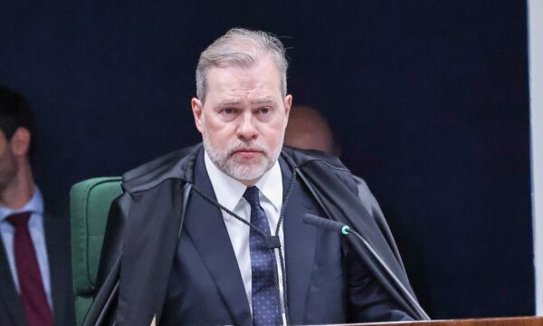 Toffoli se declara suspeito e deixa julgamento sobre investigação de M
