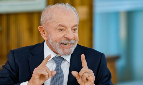 Lula diz que fim da escala 6×1 será aprovado ainda este ano