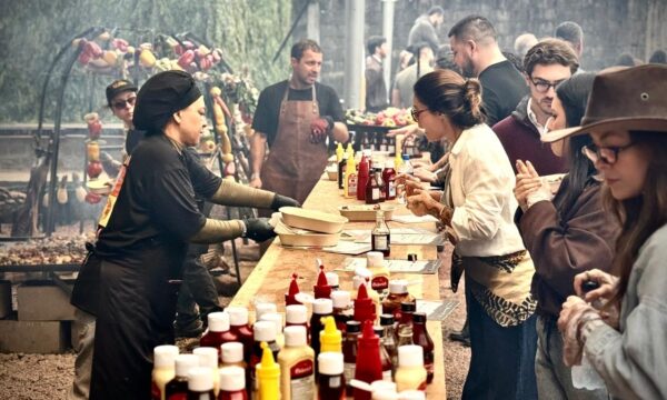Manda Brasa: de festa para amigos a festival com 1,5 tonelada de churrasco em antiga fábrica gaúcha