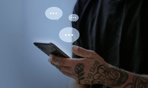 Chatbots simpáticos podem dar mais respostas erradas, segundo estudo de Oxford