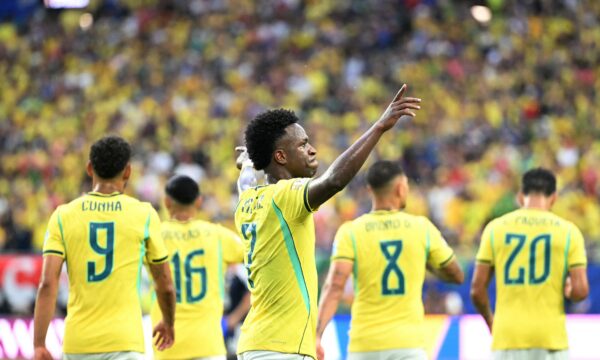 Por que o Brasil faz amistosos contra seleções fracas? Paixão e redes