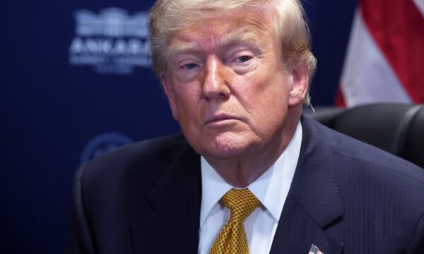 Trump rejeita plano iraniano para reabrir Estreito de Ormuz