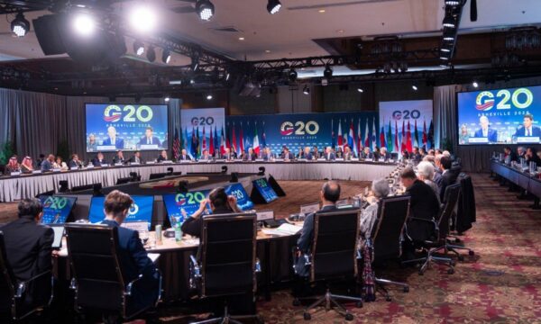 EUA convidam ministro russo para reunião do G20 e irritam europeus