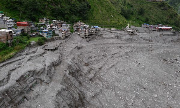 Por que os satélites que monitoravam o Nepal não impediram uma enchent