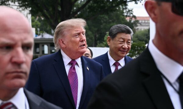 Xi Jinping chega a Washington para discutir relações China-EUA com Trump