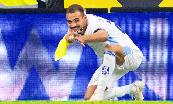Jogador de Israel é expulso após comemorar gol de forma ‘inadequada’ e é chamado e de ‘estúpido’