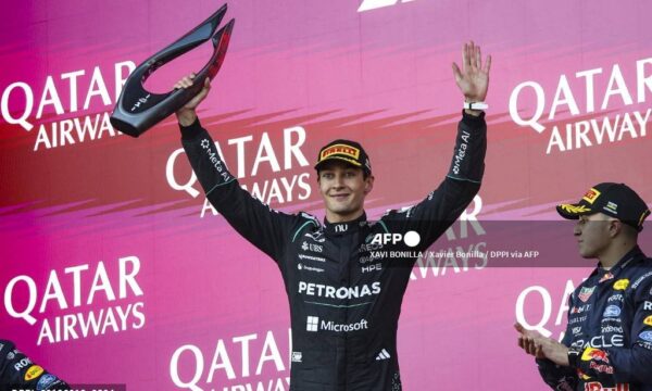Russell vence GP do Azerbaijão em final apertado e encosta na liderança da Fórmula 1