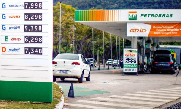 Governo mantém subsídio de R$ 2,12 ao diesel por mais 30 dias