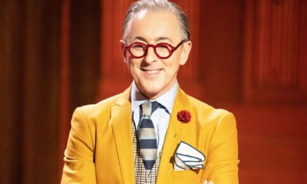 Ator de ‘Vingadores: Doutor Destino’ diz que gravou cenas sem saber o