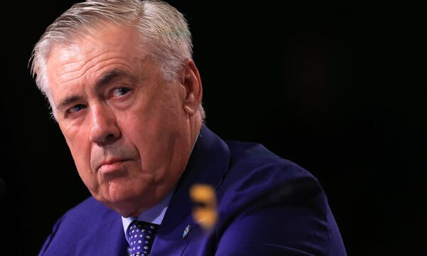 Como Ancelotti avalia o corte no limite de estrangeiros a partir de 20